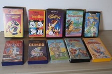 VHS WALT DISNEY  LOTTO 10 VHS COME DA FOTO CON BUON COMPLEANNO TOPOLINO