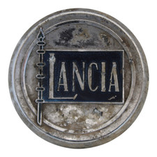 Stud cup hub cover for Lancia