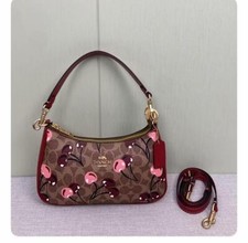 Borsa a tracolla Coach Teri firmata tela stampa ciliegia CY694 Outlet nuova