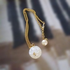 Collana con ciondolo di perle