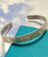 Bracciale nuovo con etichette