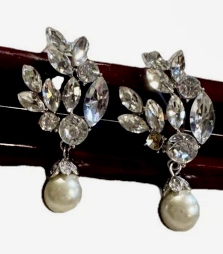 Orecchini goccia perle - a,