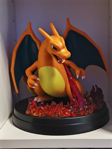 Charizard action figure - charizard, /