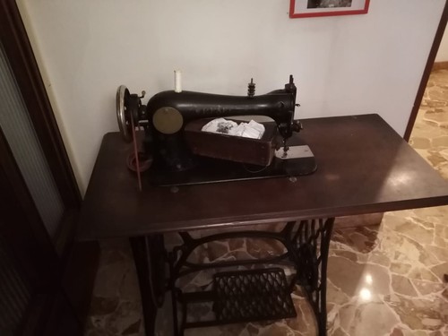 Macchina cucire antica - da,