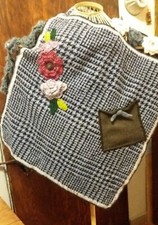 Poncho lana quadri tartan bouclè fiori a uncinetto crochet pezzo unico Natale