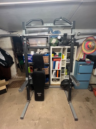 Squat rack with - with, weights