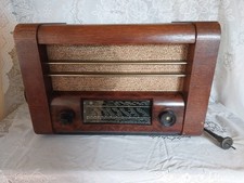 Radio a valvole, fabbricata in