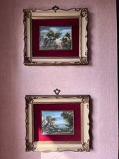 Coppia di dipinti ad olio su celluloide. Metà del 1900. Grandi Miniature.