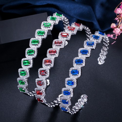 Bracciale aperto regolabile