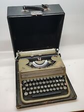 Macchina da scrivere Olivetti