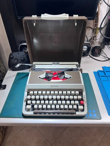 Macchina scrivere vintage - da,