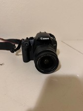 Canon EOS Rebel T3 DSLR con
