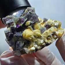 Cubi colorati di fluorite