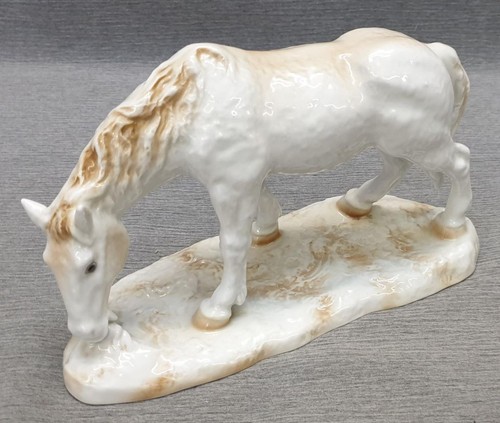 Statua porcellana cavallo - in,