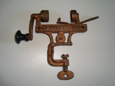 Antico orlatore per cartucce da fucile da caccia (calibro 12)