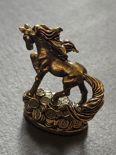 Statua cavallo ottone su - statua, in