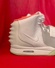 US 10 DS Nike Air Yeezy 2 NRG