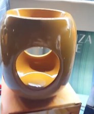 Just Presenta Nuovo Colore Brucia Essenza