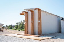 Doccia per Esterno in Teak con Pedana 80x80 Soffione e Miscelatore