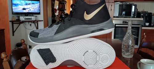 Nike air versatile lll - lll, nuove