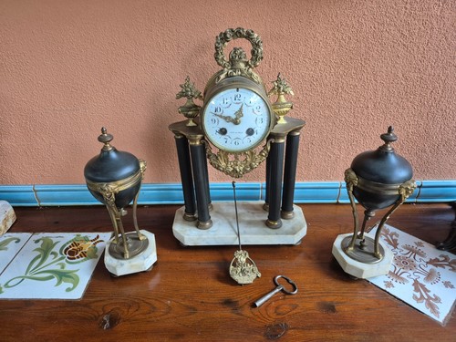 Garniture cheminée pendule - de,