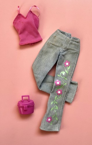 Barbie 2001 vintage - 🤍,