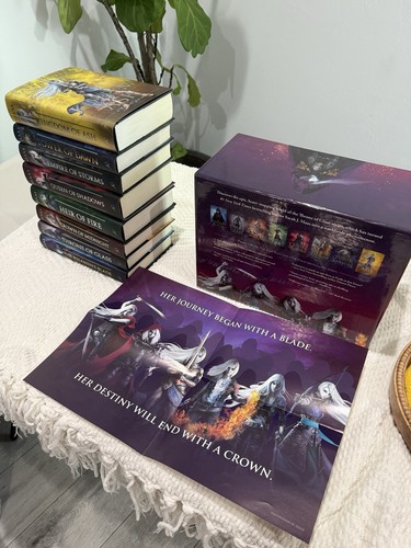 Throne glass hardcover box - hardcover,