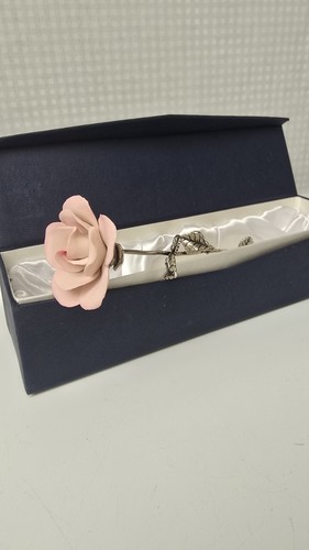 Rosa porcellana con - rosa,