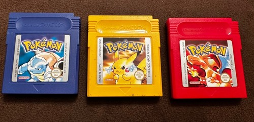Pokemon blu rosso giallo - rosso, e