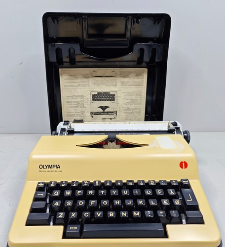 Macchina scrivere olympia - da,
