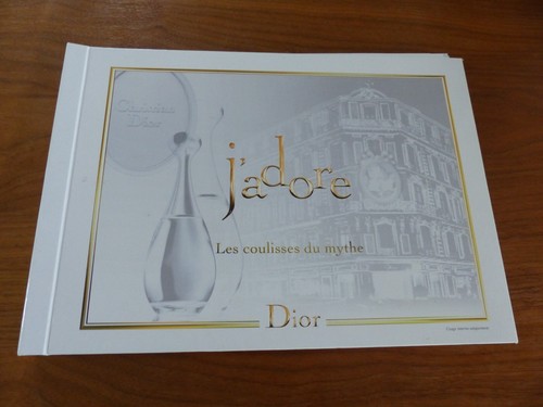 Parfum livre adore les - parfum,