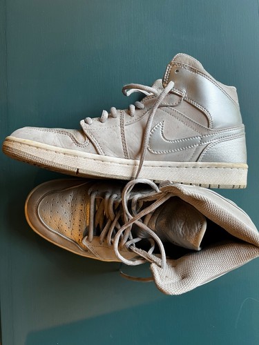 Retro air jordan silver - 1,