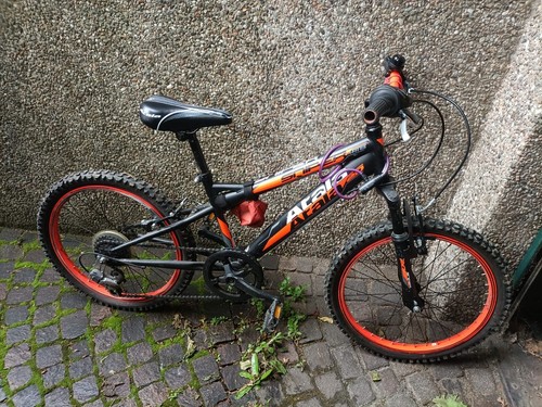 Bicicletta atala rossa - bicicletta,