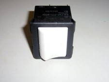 INTERRUTTORE PULSANTE BOTTONE