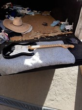 fender squier bullet strat
