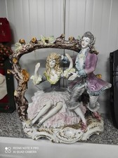 Ceramica Antica Capodimonte dama su altalena uomo coppia