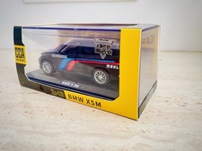 Modellino auto BMW con casco scatola acrilica modellino auto in lega 1:43 licenza ufficiale 