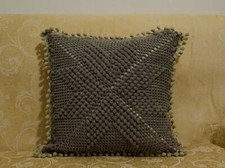 Cuscino all'uncinetto fatto a