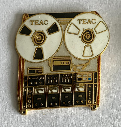 108 enamel pin - -, pin's