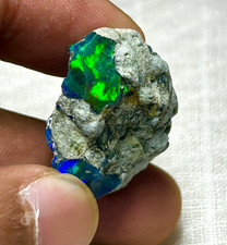 Opale nero grezzo di alta