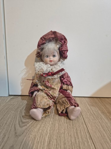 Deliziosa bambola vintage - , in