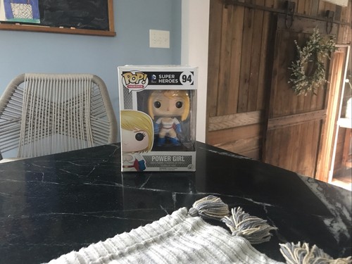 Power girl supereroi numero - power,