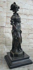  Scultura in bronzo elegante
