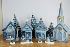 Villaggio delle nevi blu in