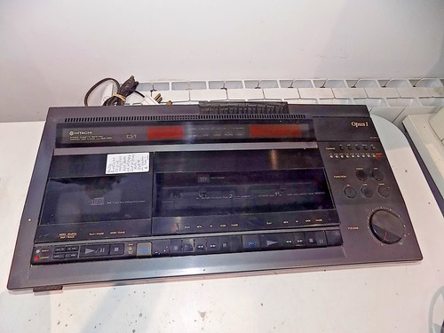 Hitachi w01 opus 1 - hitachi,
