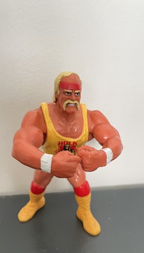 Hulk hogan action figure - hulk,