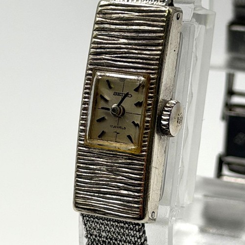 Vecchio orologio vintage anni