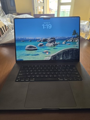 Macbook pro core gpu - m4, 20