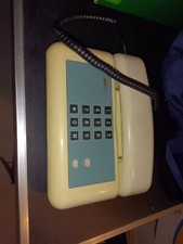 Vecchio telefono tastiera - vecchio,