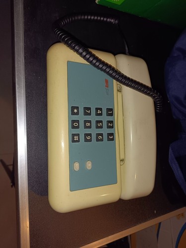 Vecchio telefono tastiera - telefono,